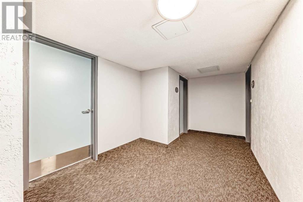 Single Family House for Sale in    Avenue SW Windsor Park Calgary 
