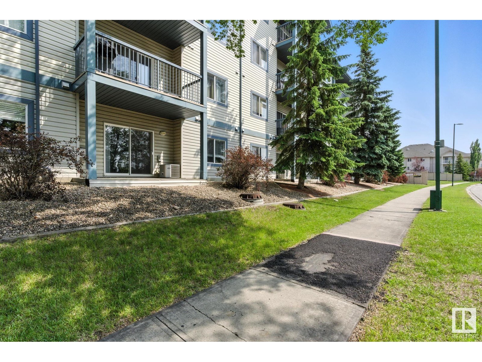 Photo 27 of 125 16303 95 St Nw, Edmonton AB
