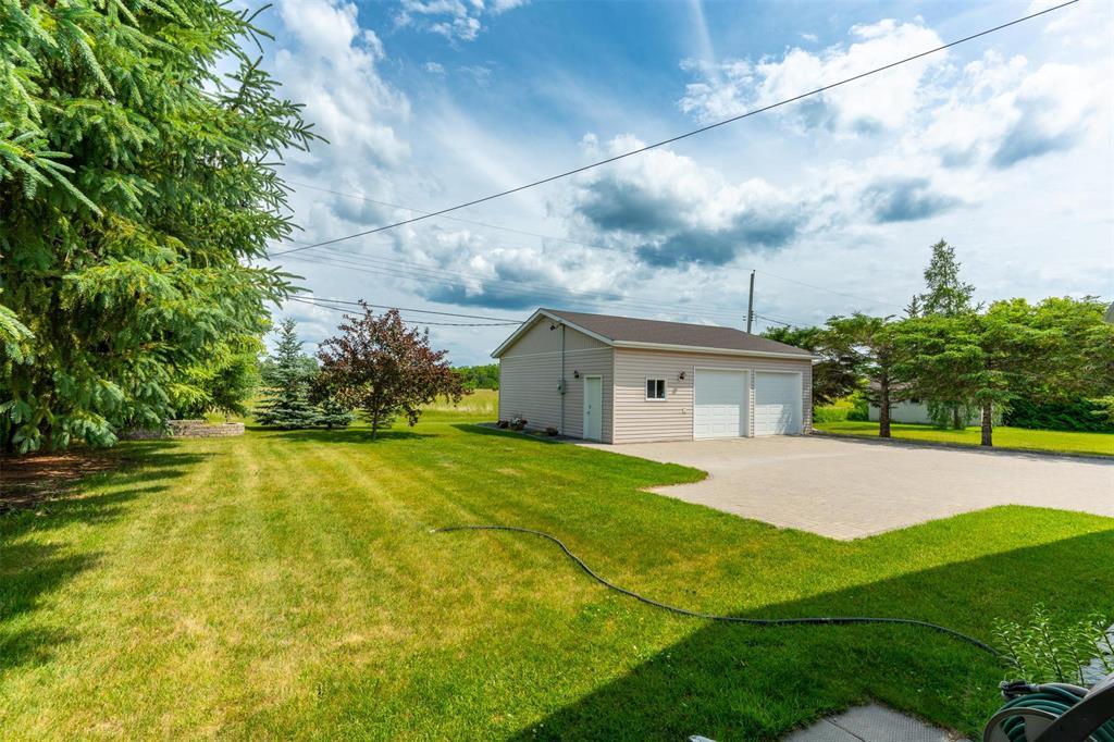 Photo 18 of 814 Fifth Street N, Beausejour MB