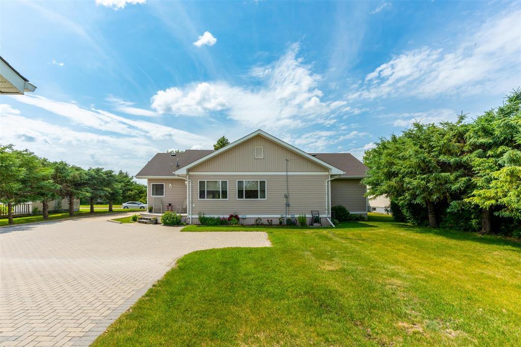 Photo 24 of 814 Fifth Street N, Beausejour MB