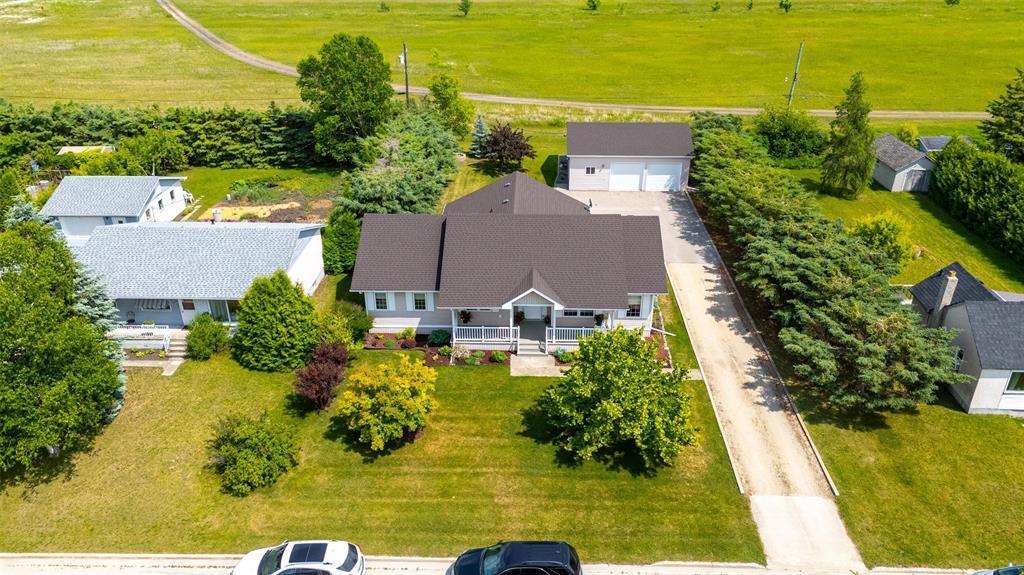 Photo 35 of 814 Fifth Street N, Beausejour MB