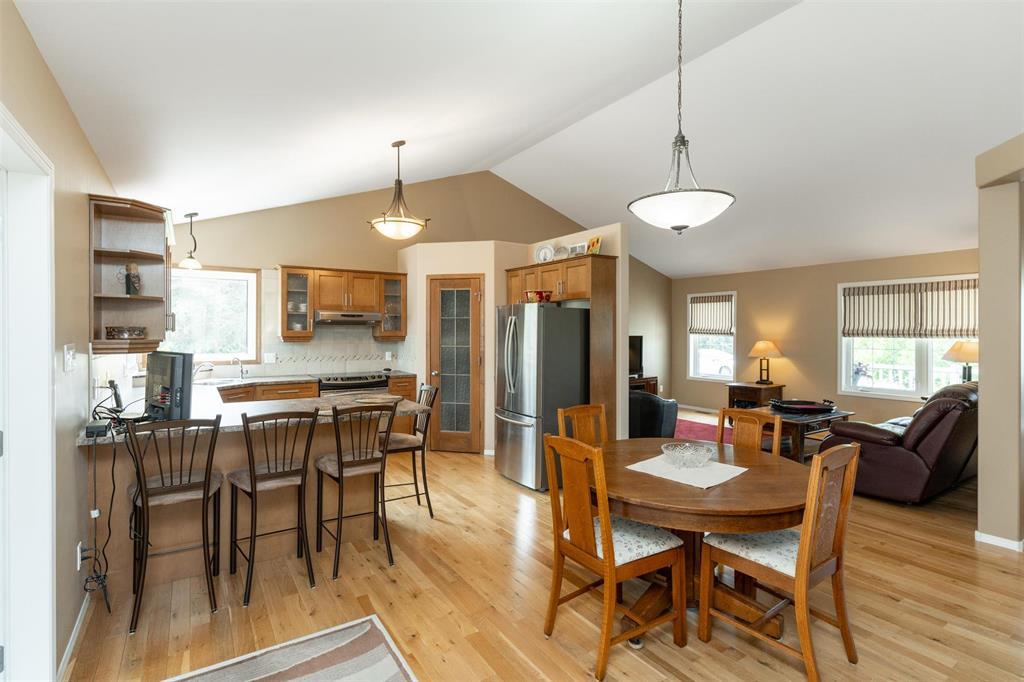 Photo 48 of 814 Fifth Street N, Beausejour MB