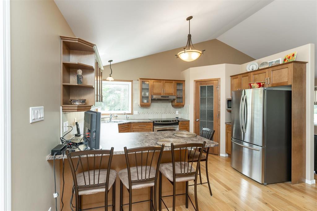 Photo 39 of 814 Fifth Street N, Beausejour MB