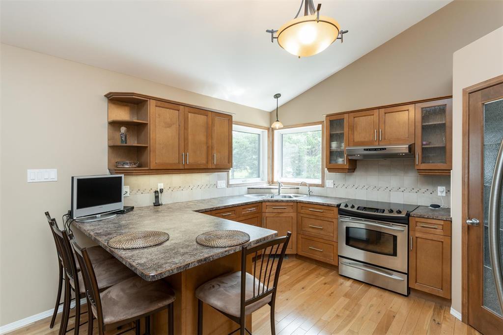 Photo 11 of 814 Fifth Street N, Beausejour MB