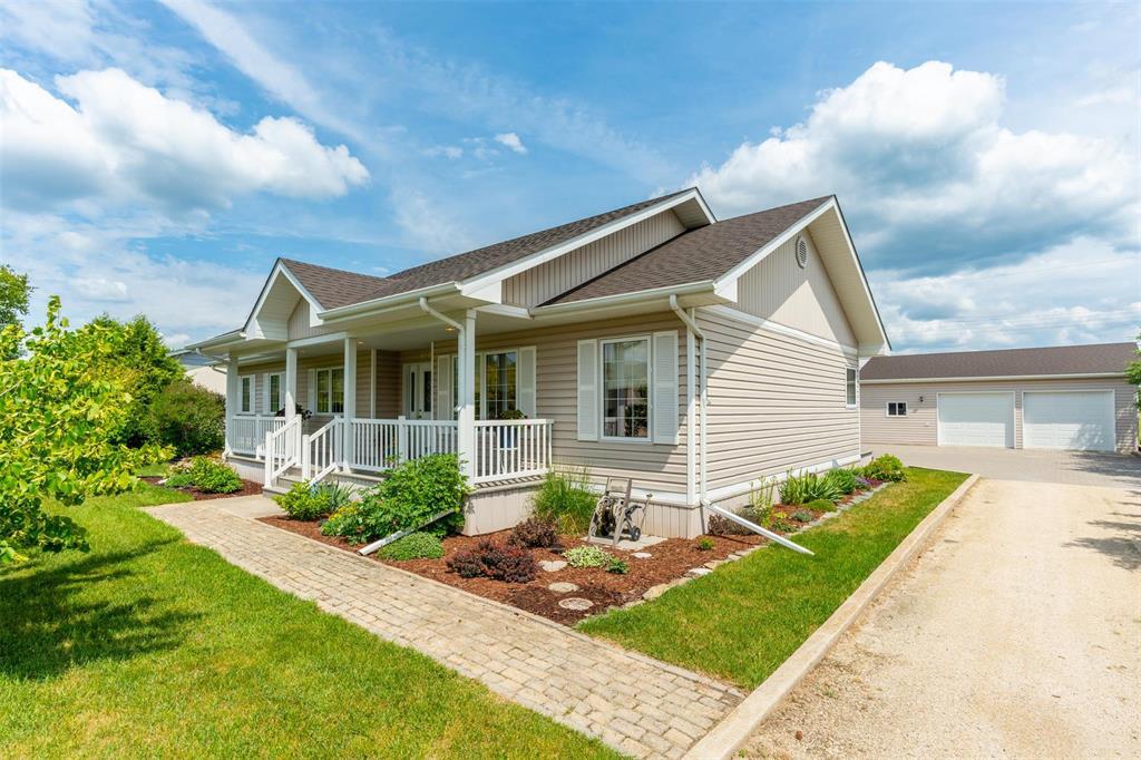 Photo 49 of 814 Fifth Street N, Beausejour MB