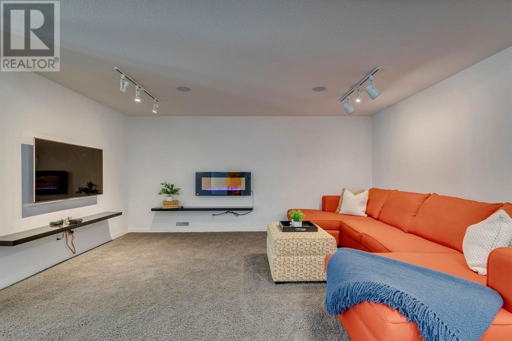 Single Family House Bungalow for Sale in  Signal Hill Drive SW Signal Hill Calgary 