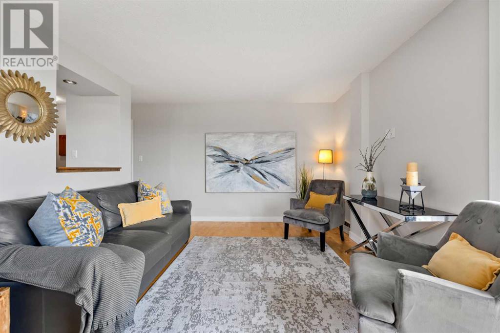 Single Family House for Sale in   A Street SW Bankview Calgary 
