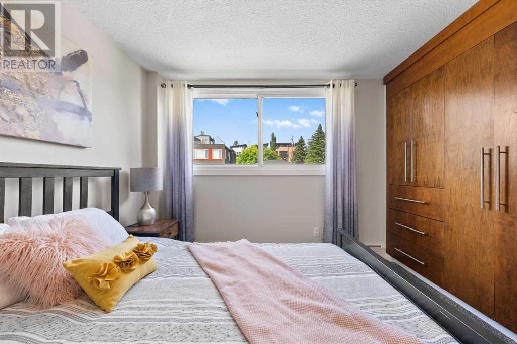 Single Family House for Sale in   A Street SW Bankview Calgary 
