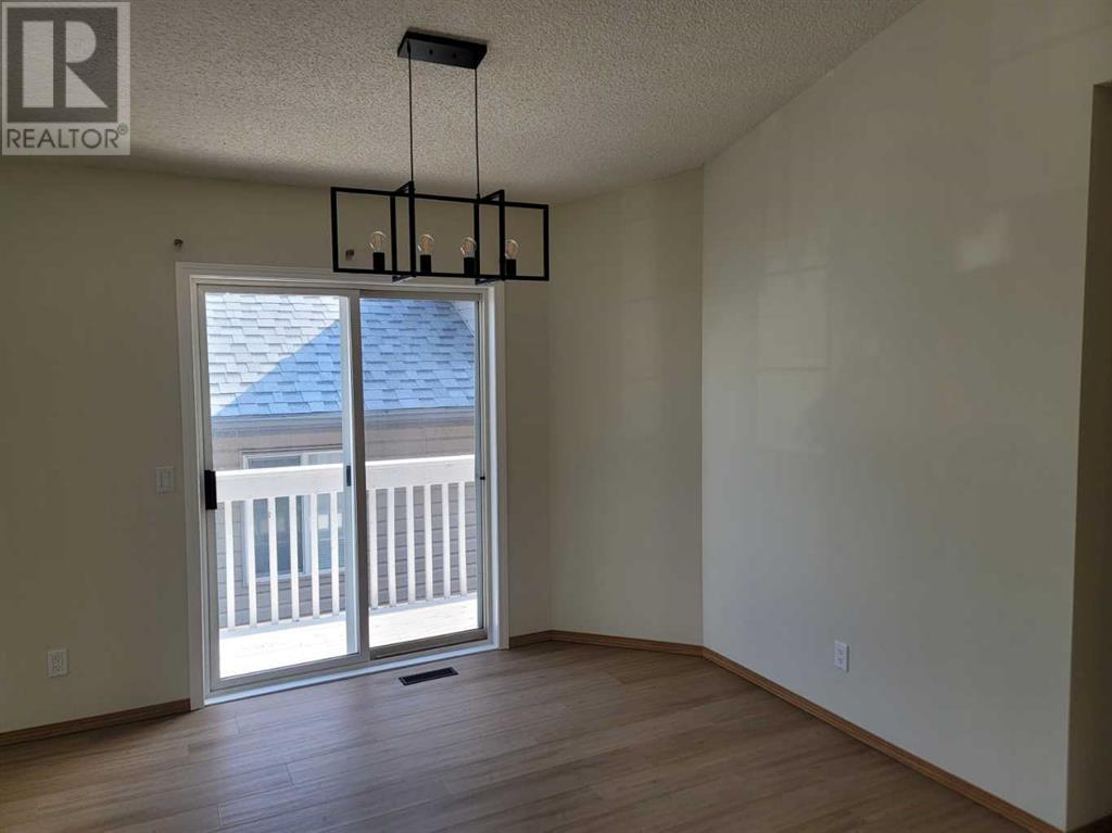 Single Family House Bi-level for Sale in  Anaheim Circle NE Monterey Park Calgary 
