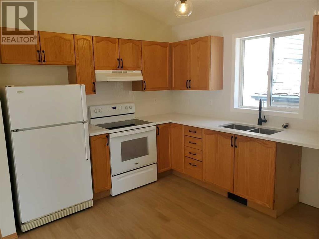 Single Family House Bi-level for Sale in  Anaheim Circle NE Monterey Park Calgary 
