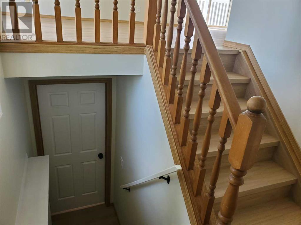 Single Family House Bi-level for Sale in  Anaheim Circle NE Monterey Park Calgary 