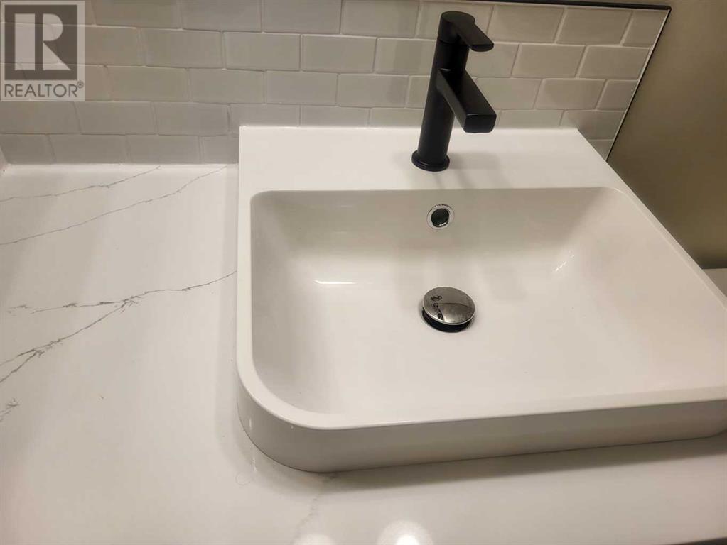 Single Family House Bi-level for Sale in  Anaheim Circle NE Monterey Park Calgary 