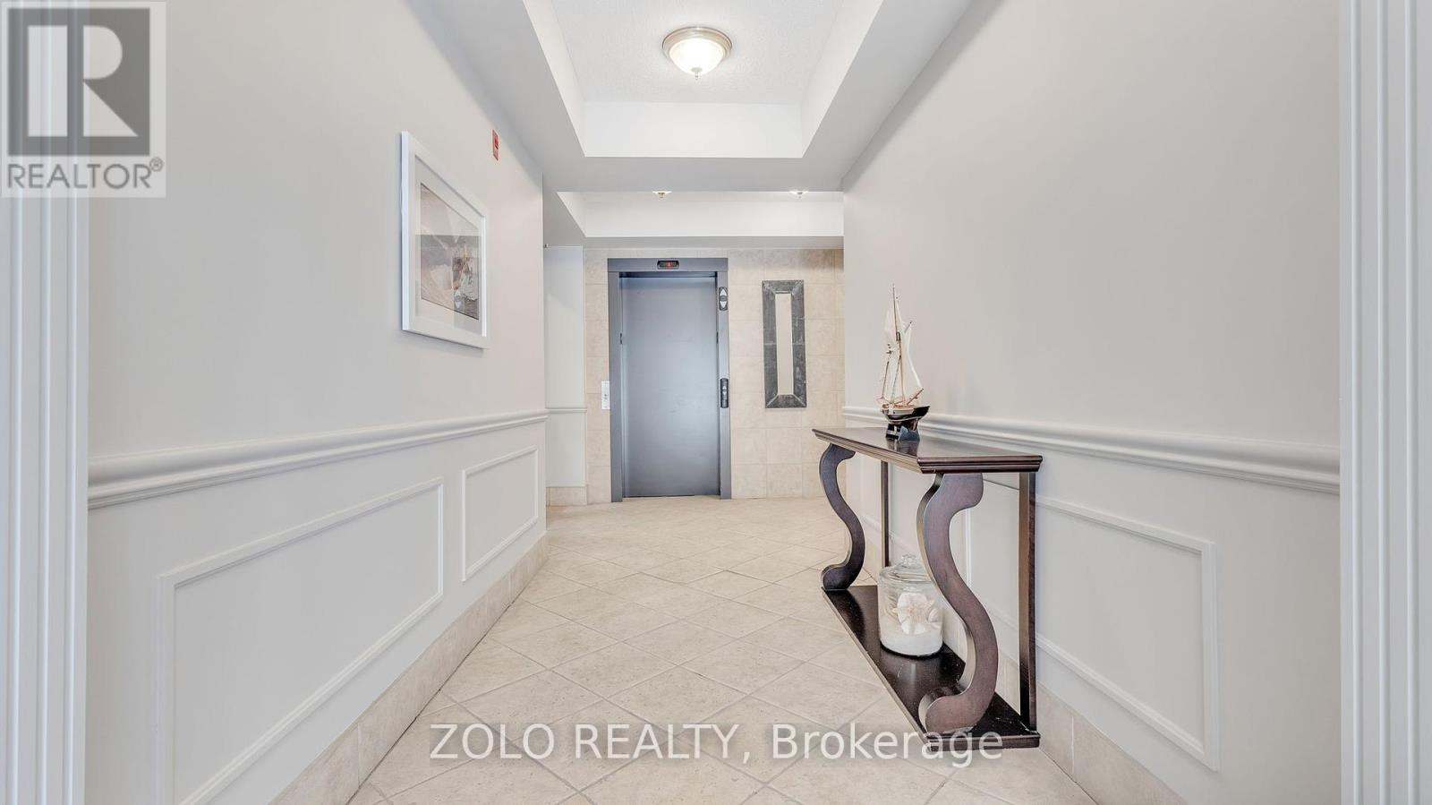 Photo 11 of 301 395 Lakebreeze Drive, Clarington ON