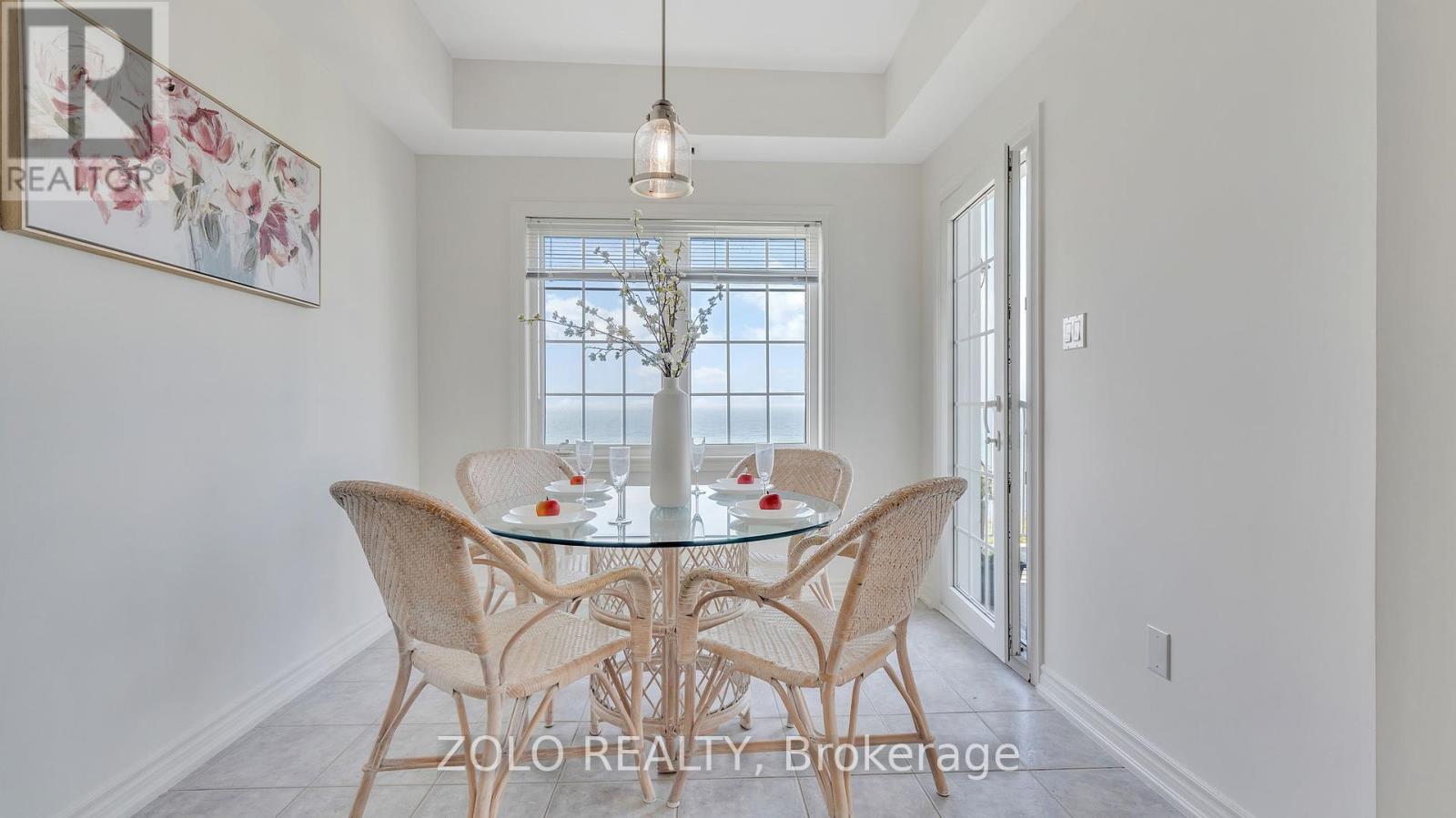 Photo 16 of 301 395 Lakebreeze Drive, Clarington ON