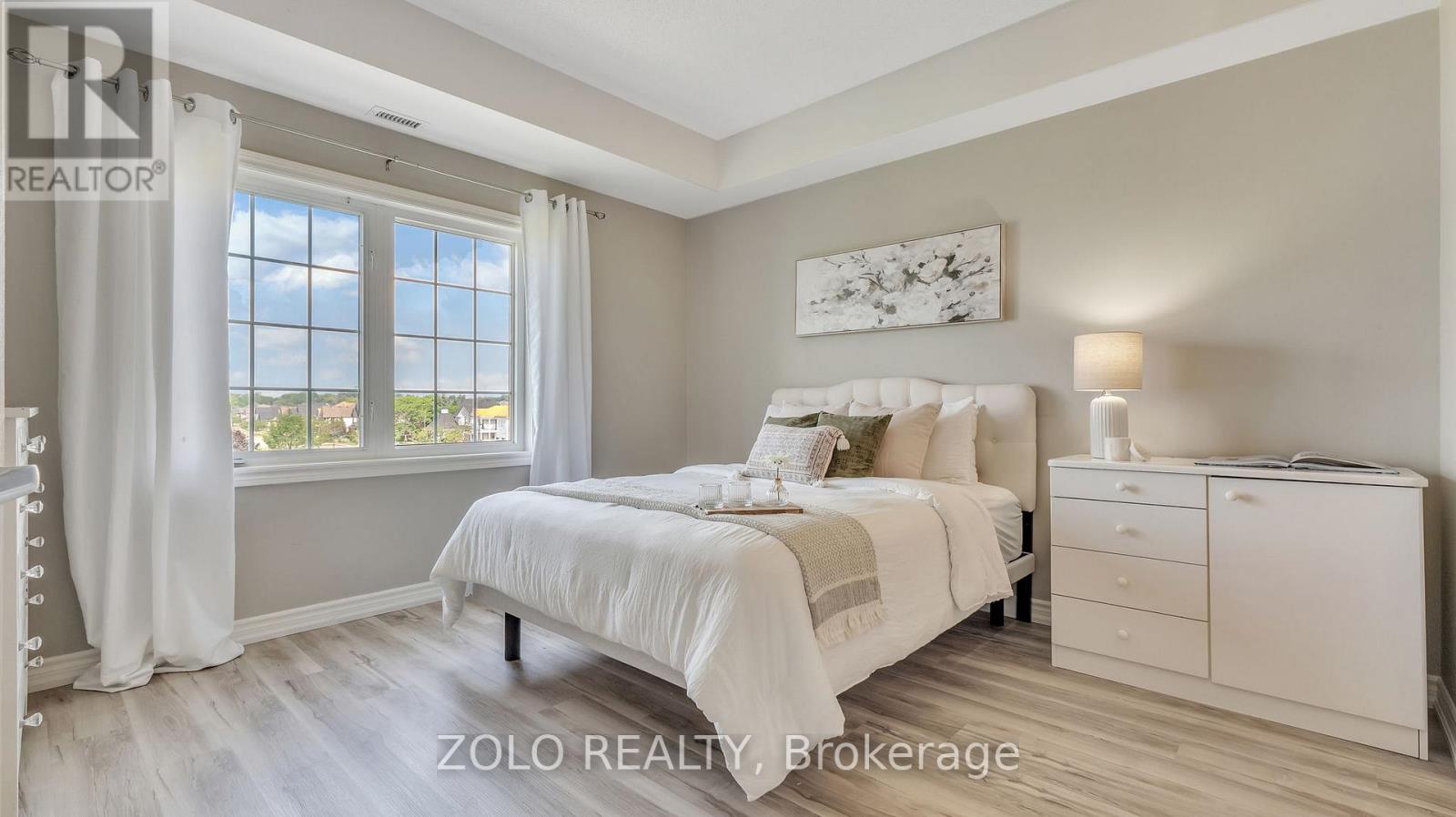 Photo 35 of 301 395 Lakebreeze Drive, Clarington ON