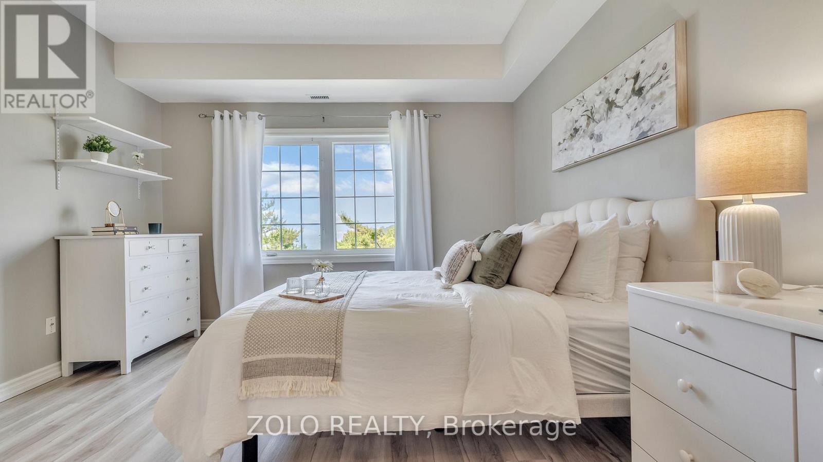 Photo 33 of 301 395 Lakebreeze Drive, Clarington ON