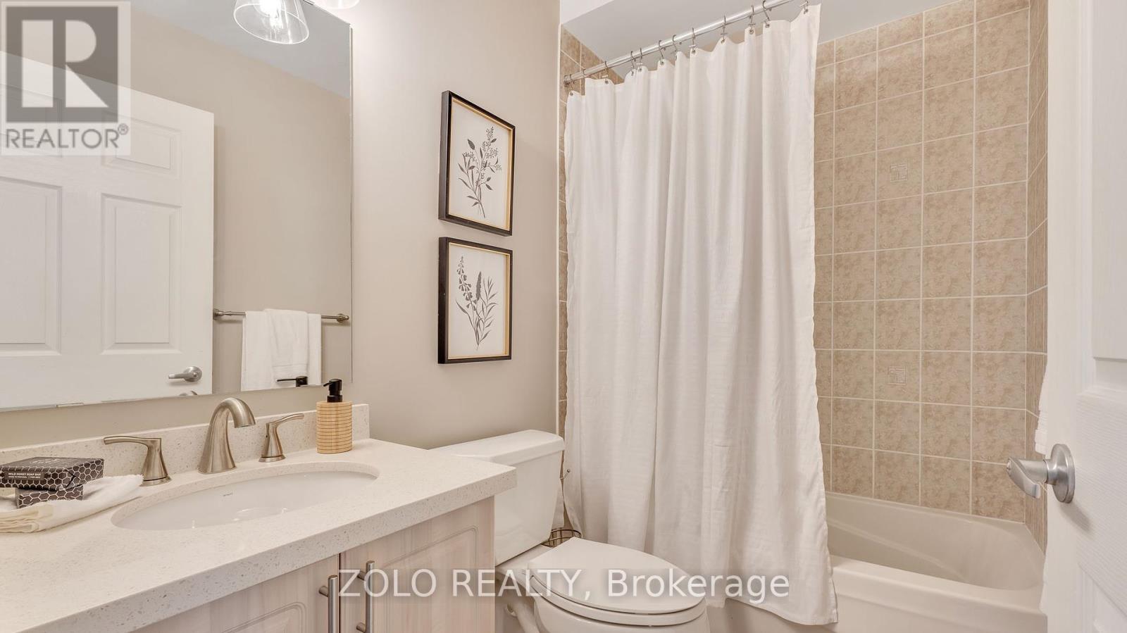 Photo 27 of 301 395 Lakebreeze Drive, Clarington ON