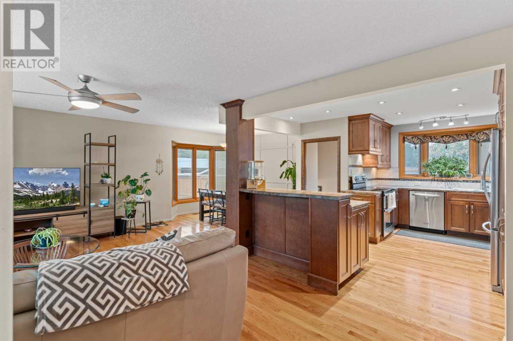 Single Family House Bungalow for Sale in  Granlea Place SW Glendale Calgary 
