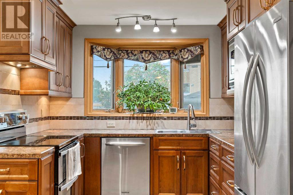Single Family House Bungalow for Sale in  Granlea Place SW Glendale Calgary 