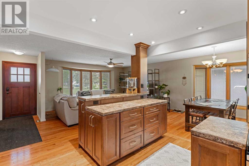 Single Family House Bungalow for Sale in  Granlea Place SW Glendale Calgary 
