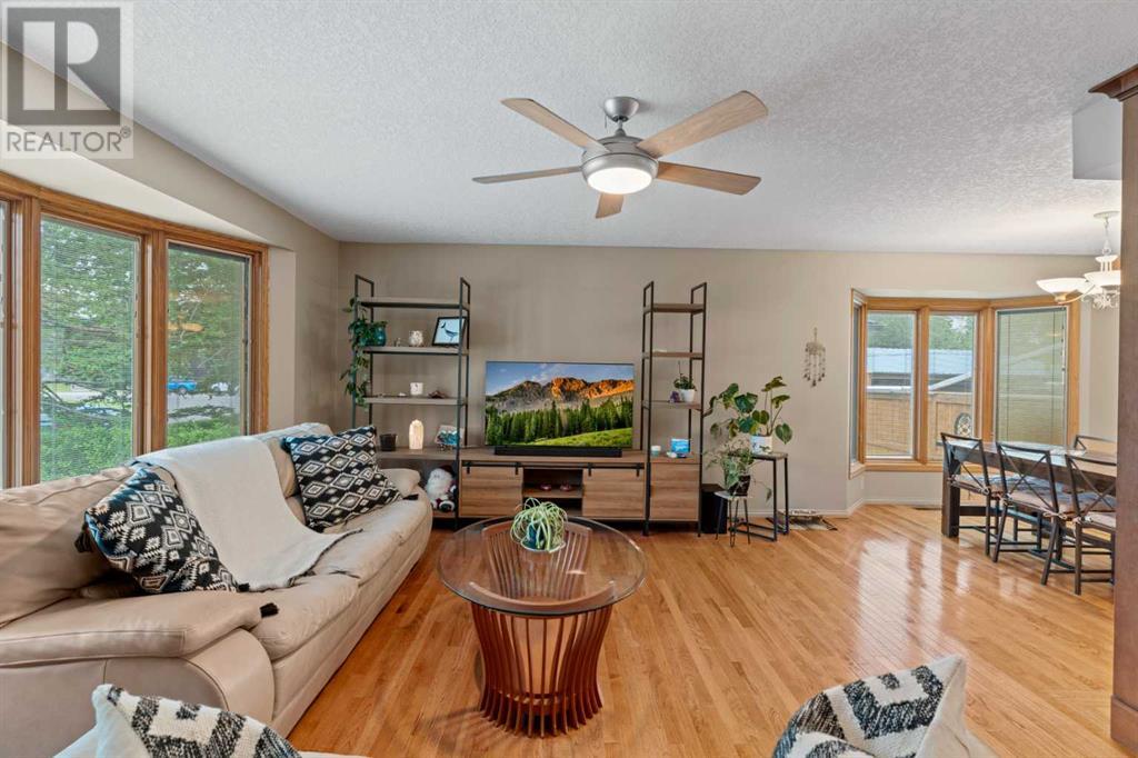 Single Family House Bungalow for Sale in  Granlea Place SW Glendale Calgary 