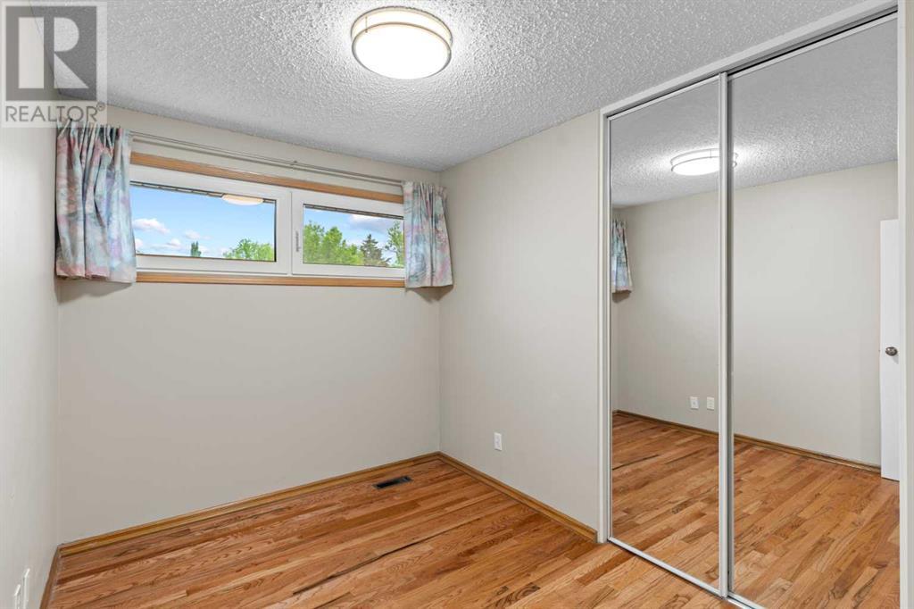 Single Family House Bungalow for Sale in  Granlea Place SW Glendale Calgary 