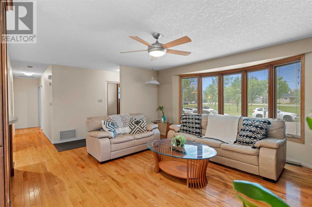 Single Family House Bungalow for Sale in  Granlea Place SW Glendale Calgary 