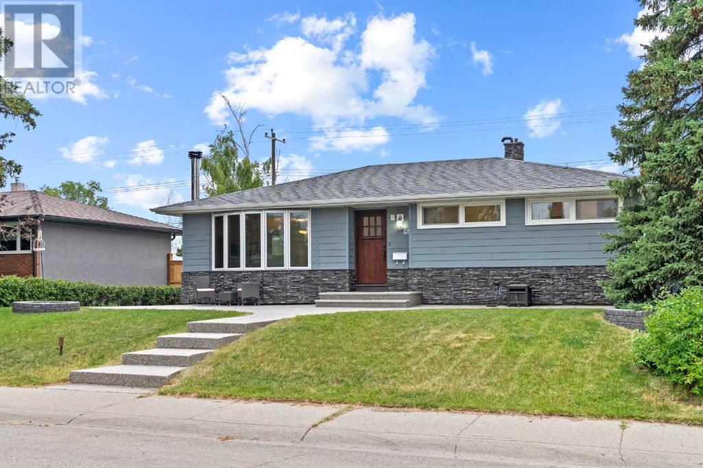 Single Family House Bungalow for Sale in  Granlea Place SW Glendale Calgary 