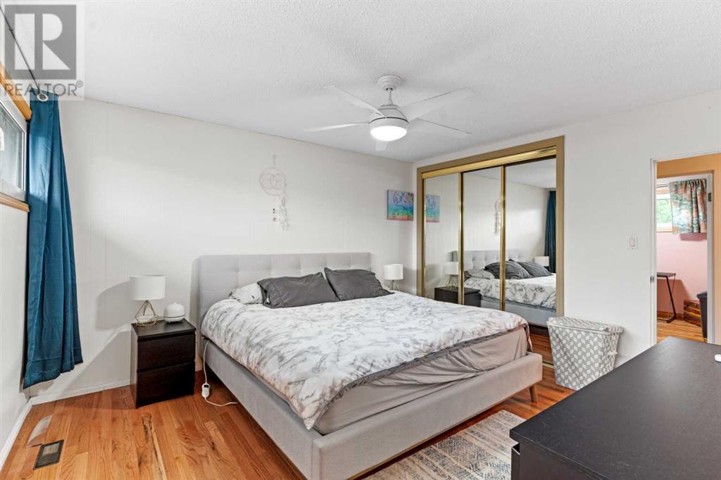 Single Family House Bungalow for Sale in  Granlea Place SW Glendale Calgary 
