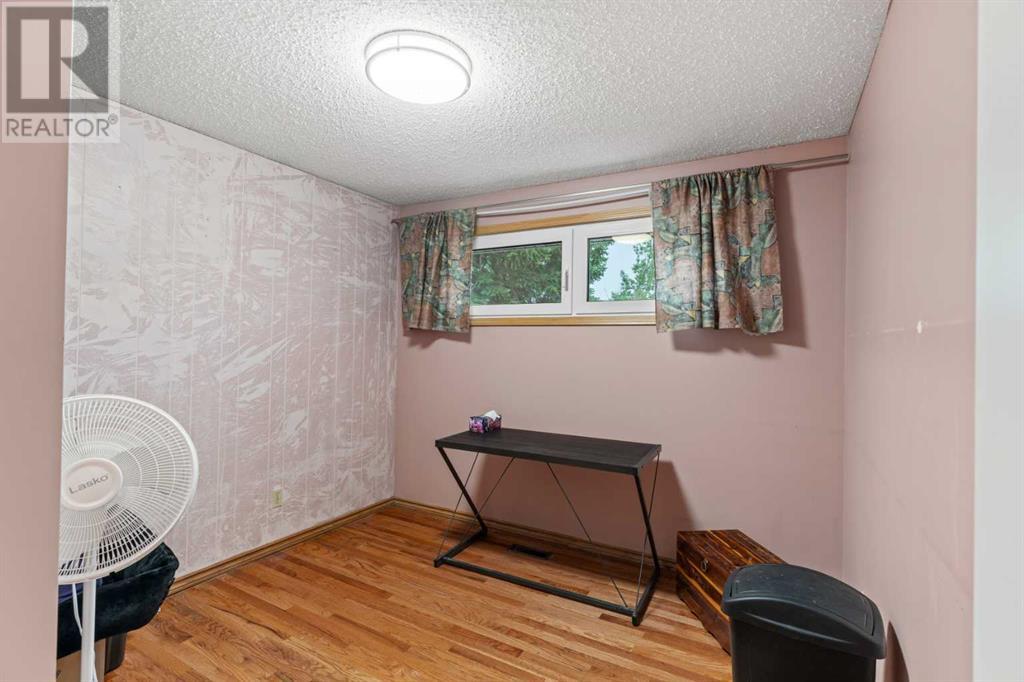 Single Family House Bungalow for Sale in  Granlea Place SW Glendale Calgary 