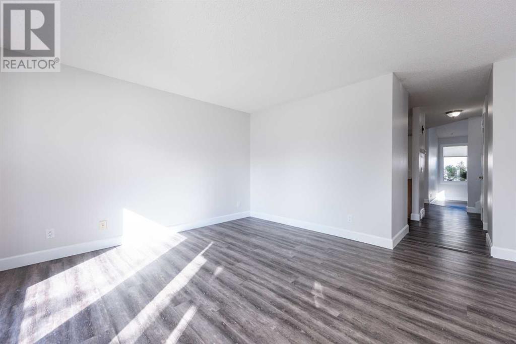 Single Family House for Sale in  Erin Woods Drive SE Erin Woods Calgary 