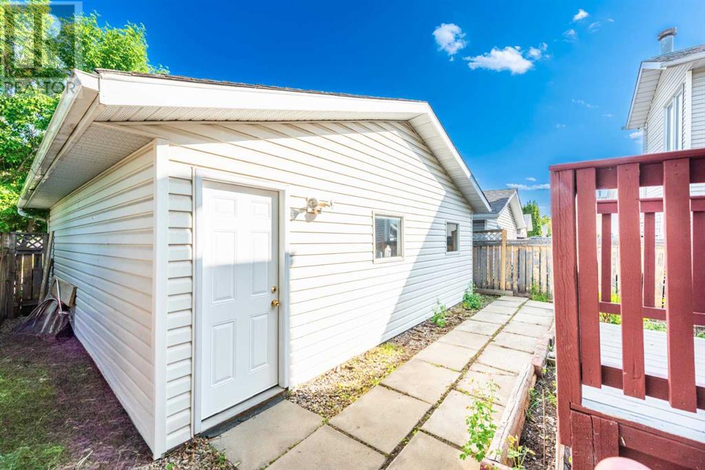 Single Family House for Sale in  Erin Woods Drive SE Erin Woods Calgary 