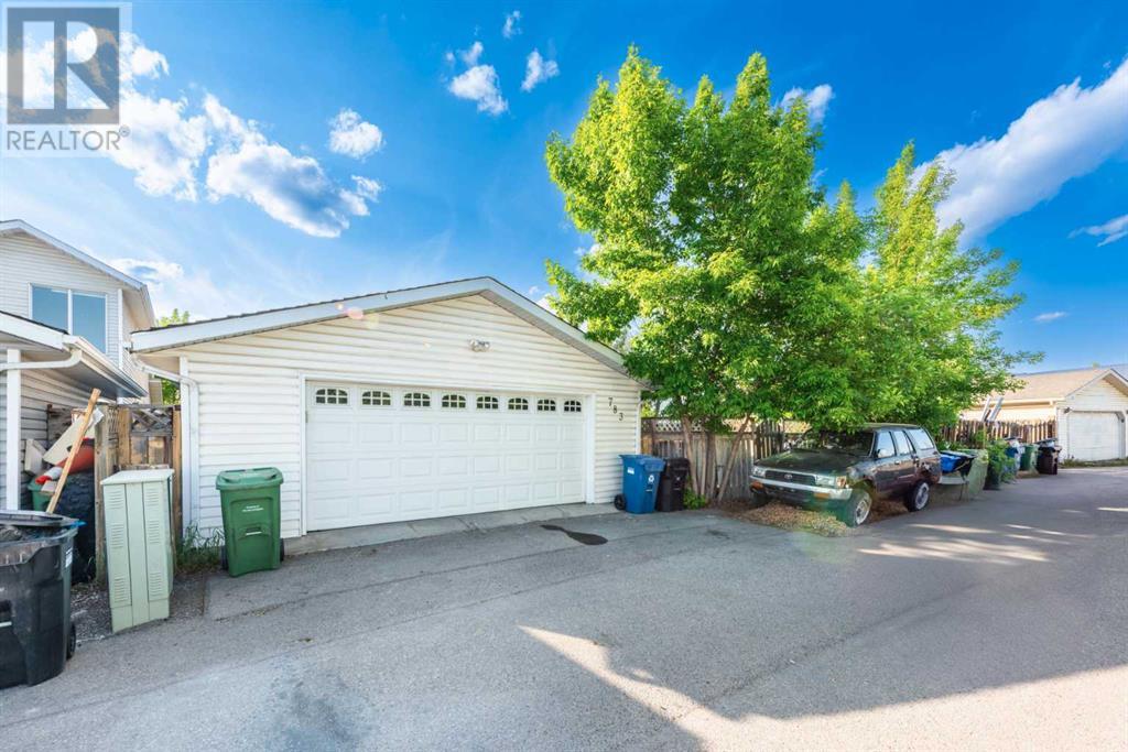 Single Family House for Sale in  Erin Woods Drive SE Erin Woods Calgary 