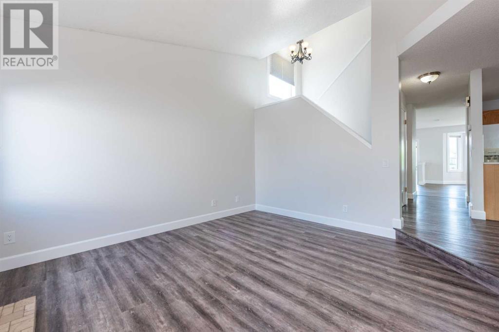 Single Family House for Sale in  Erin Woods Drive SE Erin Woods Calgary 