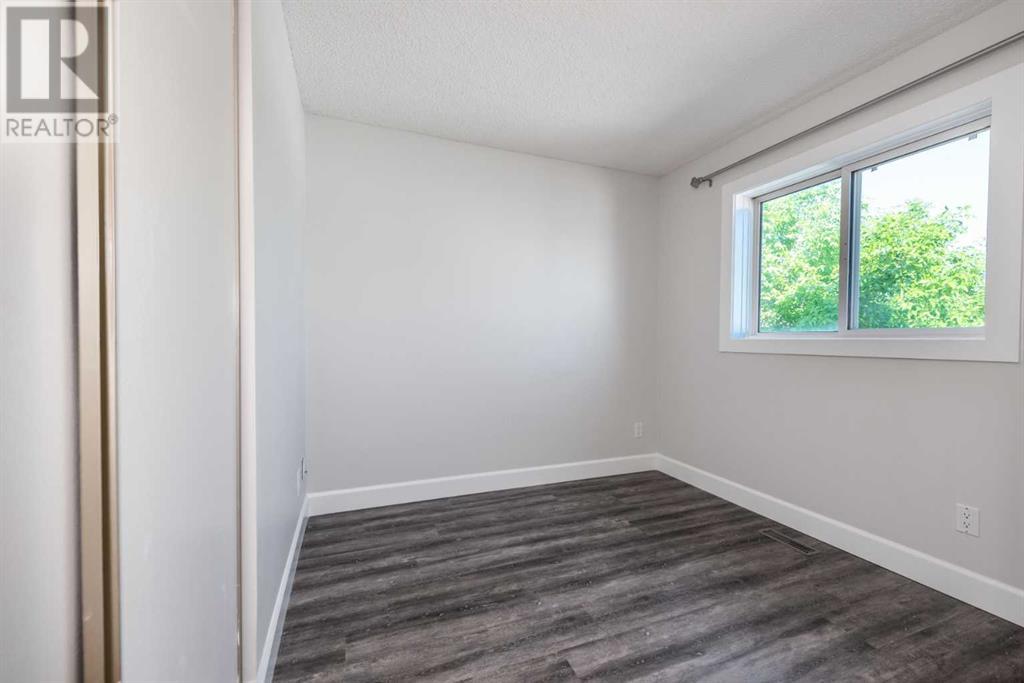 Single Family House for Sale in  Erin Woods Drive SE Erin Woods Calgary 