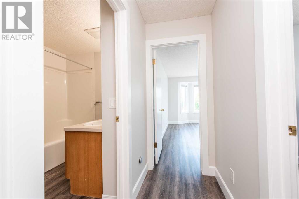 Single Family House for Sale in  Erin Woods Drive SE Erin Woods Calgary 