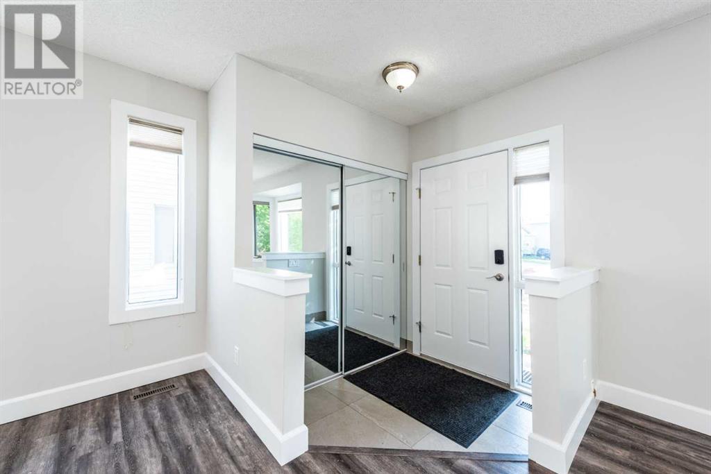 Single Family House for Sale in  Erin Woods Drive SE Erin Woods Calgary 