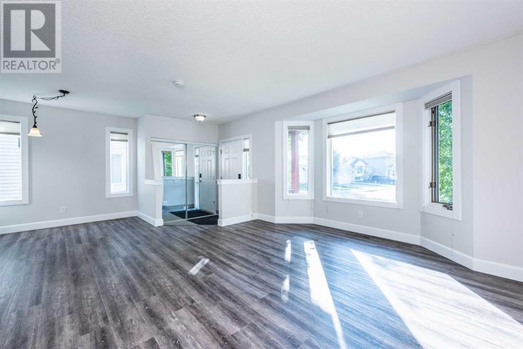 Single Family House for Sale in  Erin Woods Drive SE Erin Woods Calgary 