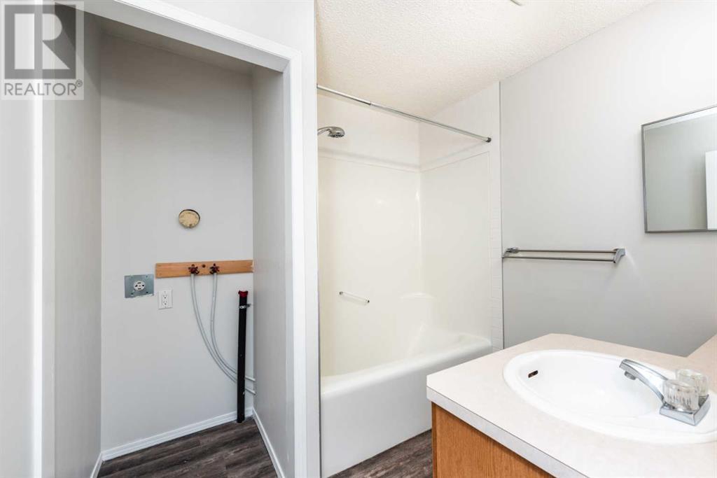 Single Family House for Sale in  Erin Woods Drive SE Erin Woods Calgary 