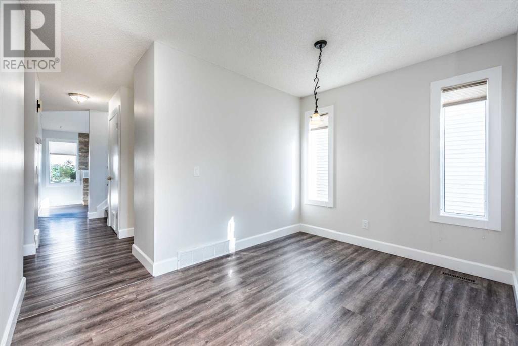 Single Family House for Sale in  Erin Woods Drive SE Erin Woods Calgary 