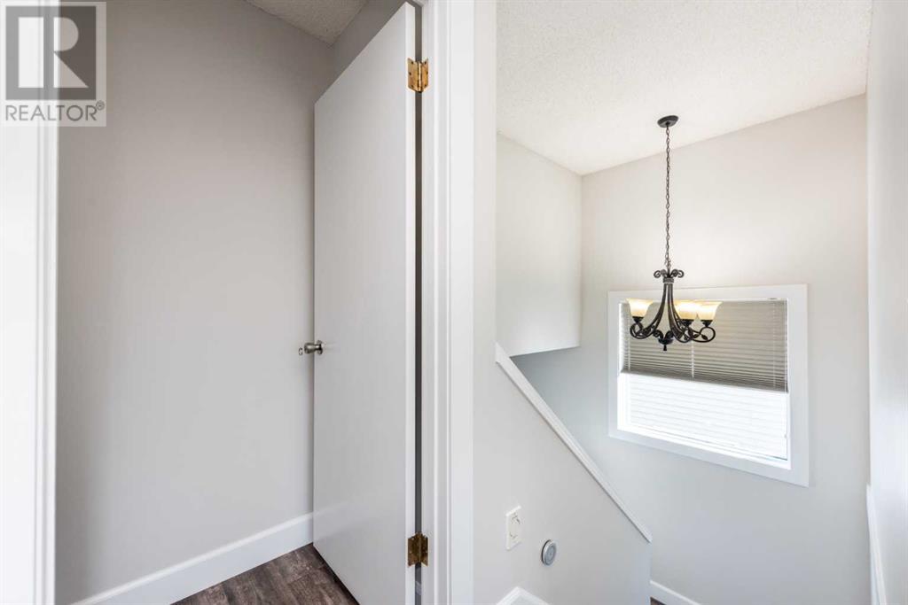 Single Family House for Sale in  Erin Woods Drive SE Erin Woods Calgary 
