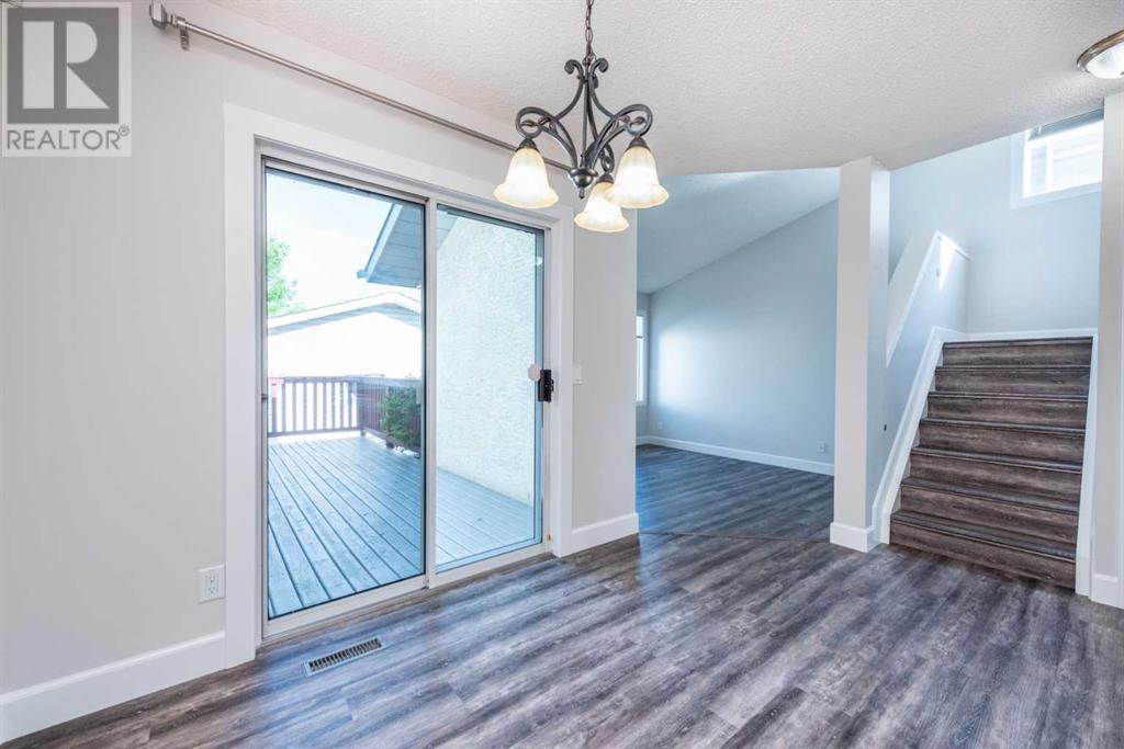 Single Family House for Sale in  Erin Woods Drive SE Erin Woods Calgary 