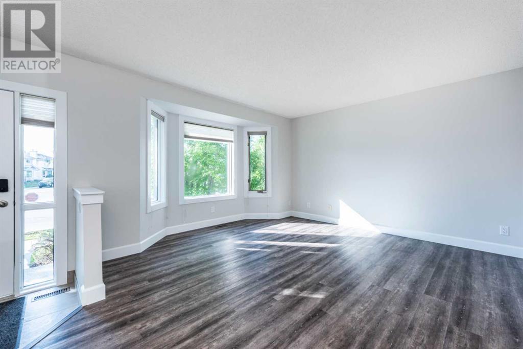 Single Family House for Sale in  Erin Woods Drive SE Erin Woods Calgary 