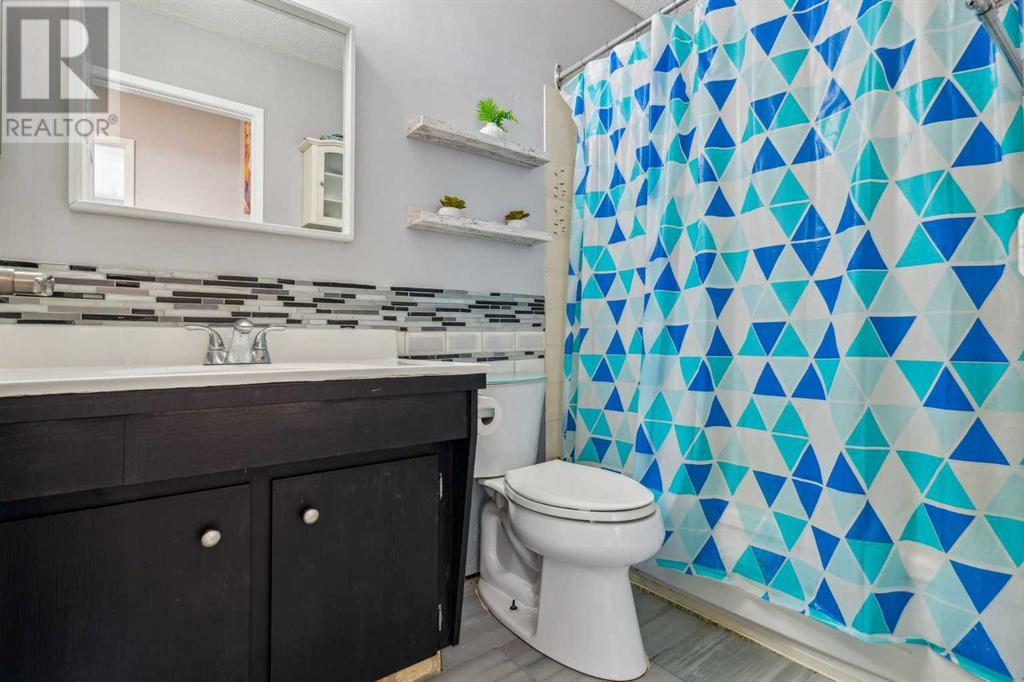 Single Family House 4 Level for Sale in  Tararidge Drive NE Taradale Calgary 