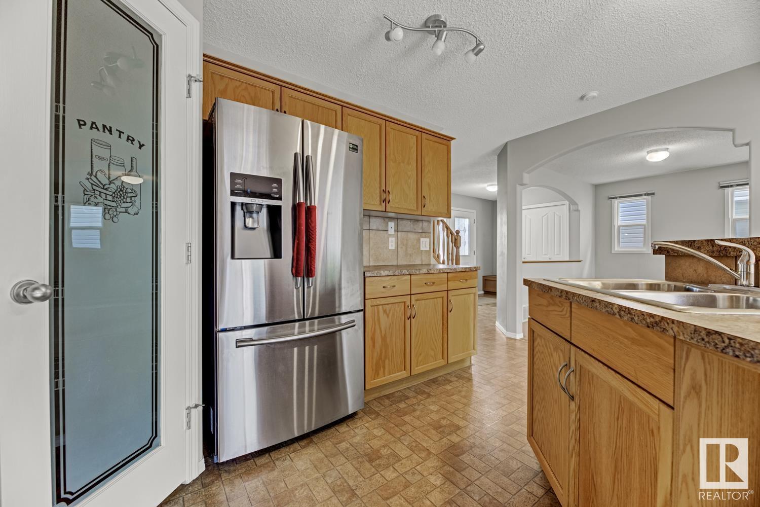 Photo 55 of 2591 Hanna Cr Nw, Edmonton AB