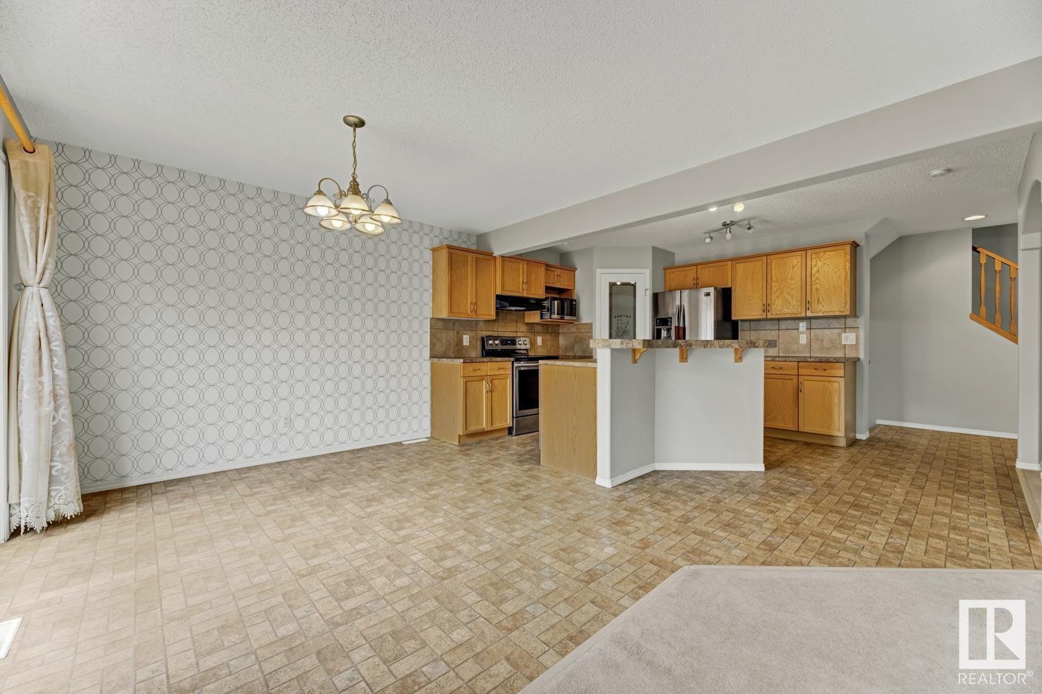 Photo 69 of 2591 Hanna Cr Nw, Edmonton AB