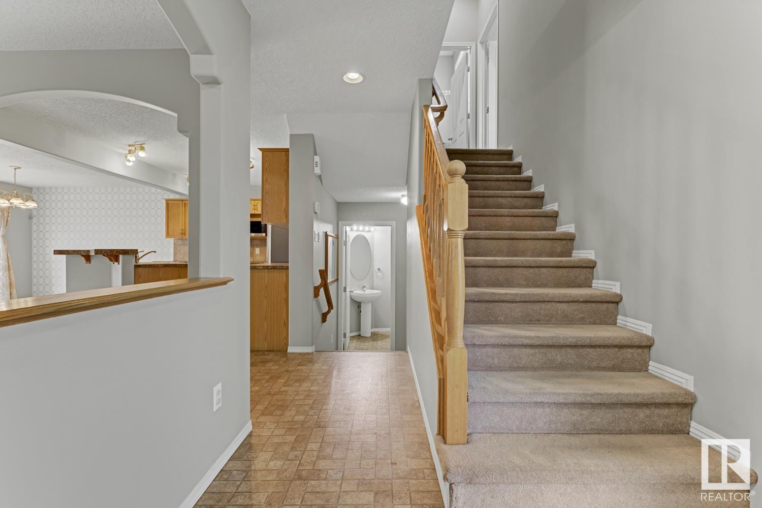 Photo 54 of 2591 Hanna Cr Nw, Edmonton AB