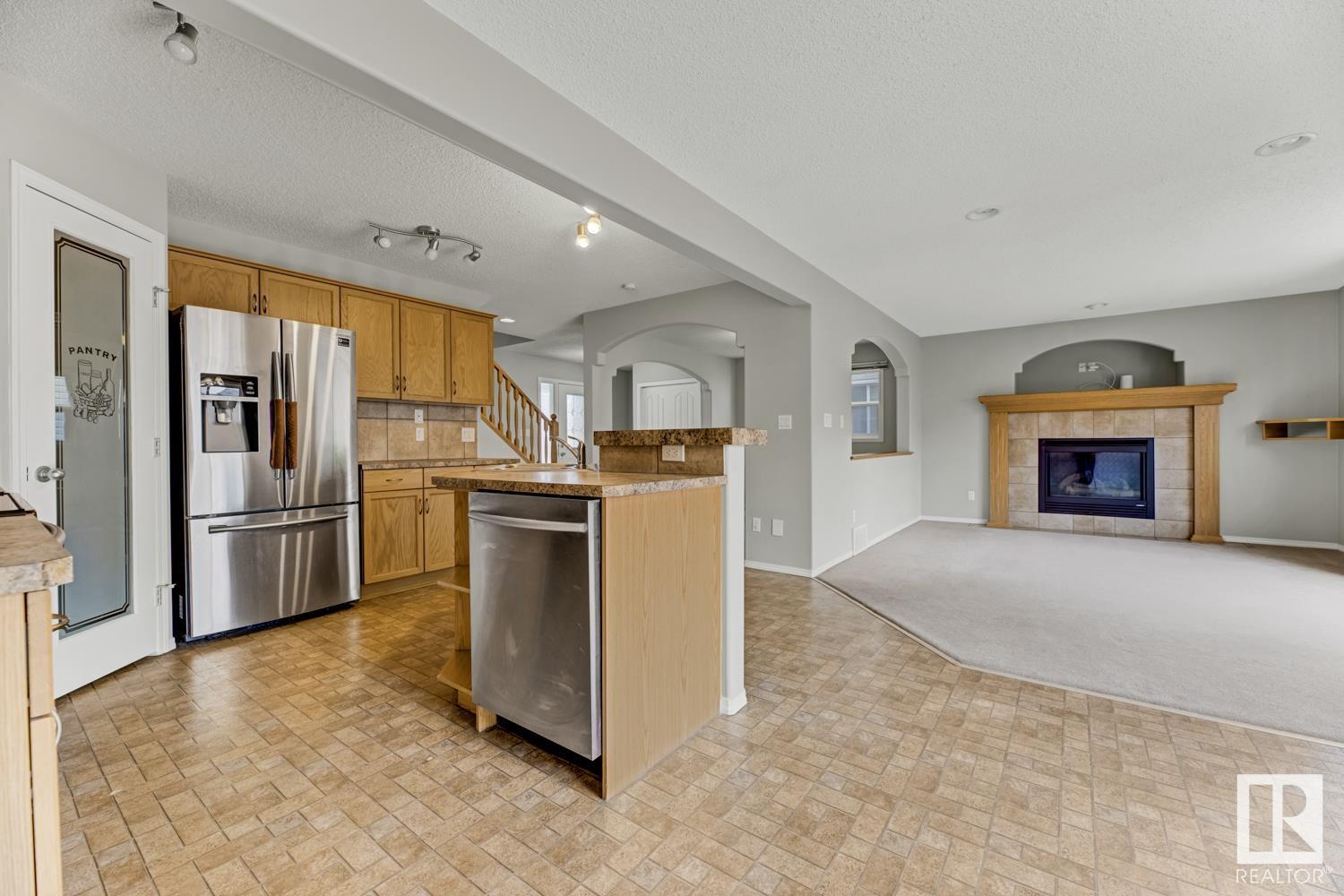 Photo 46 of 2591 Hanna Cr Nw, Edmonton AB