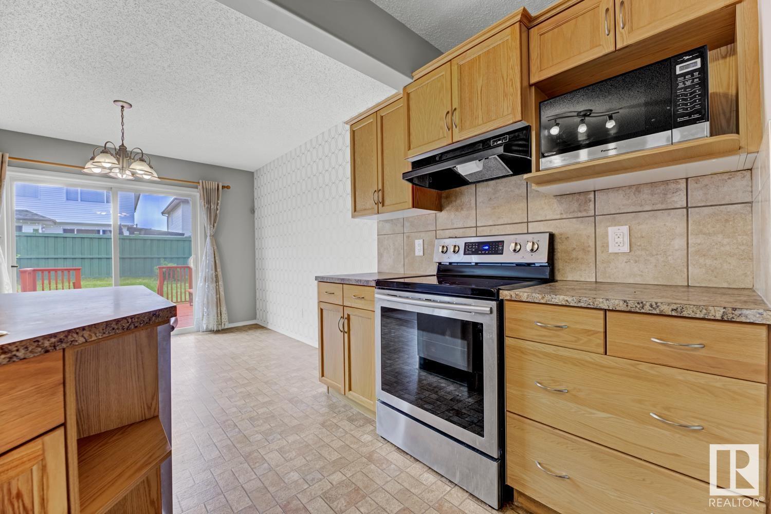 Photo 70 of 2591 Hanna Cr Nw, Edmonton AB