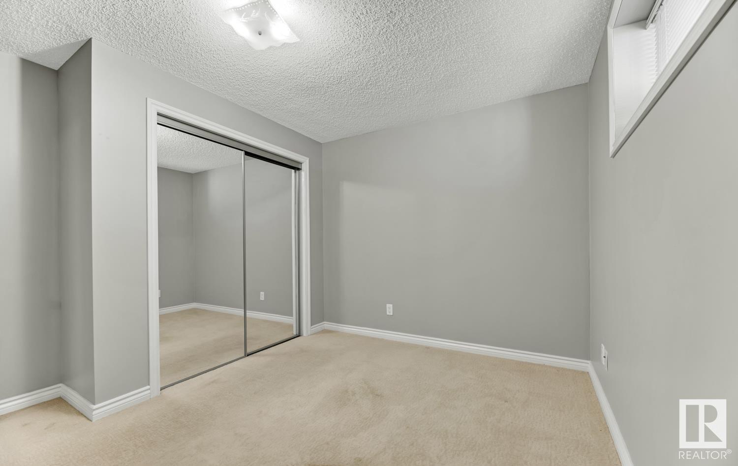 Photo 41 of 2591 Hanna Cr Nw, Edmonton AB